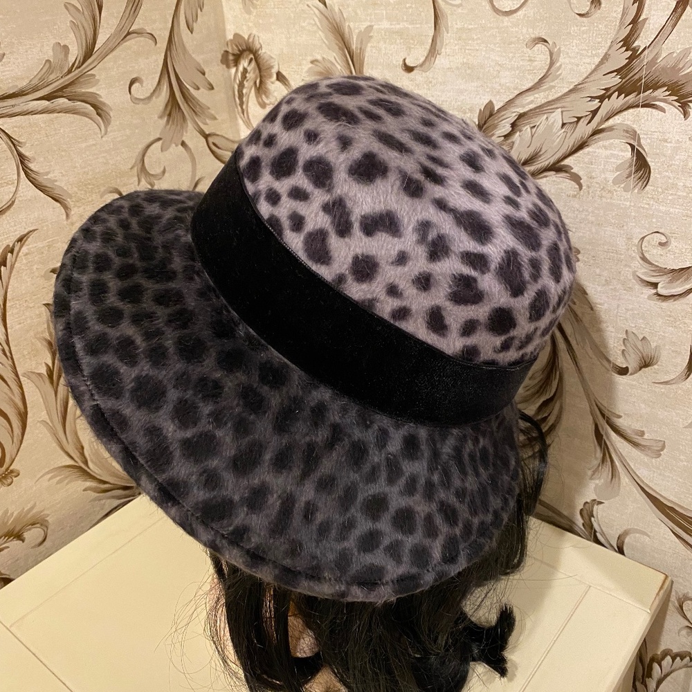 Wool and cashmere gray leopard hat